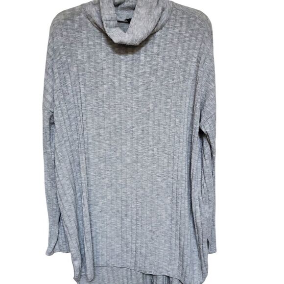 Urban outfitters  out from under turtleneck - Picture 1 of 11